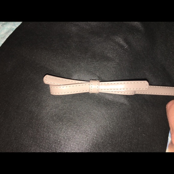 Thin pale pink plastic belt - Picture 5 of 5
